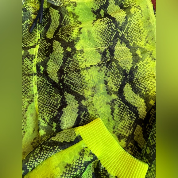 Off-White c/o Virgil Abloh Runway Ready to wear Neon Snakeprint Mesh Joggers - Picture 9 of 16